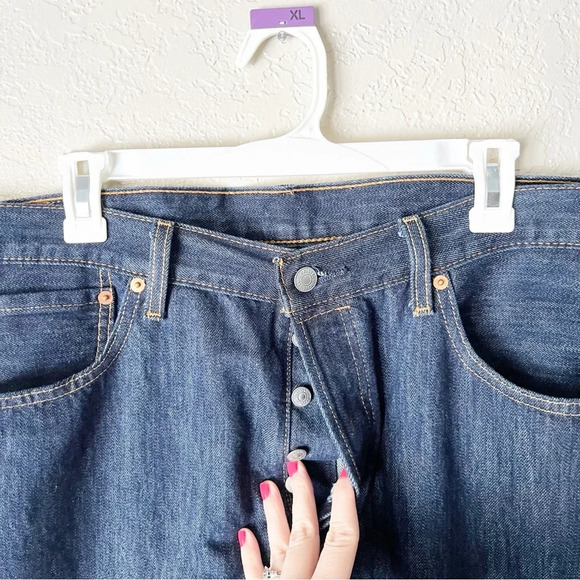 Levi's 501 Jeans Men's 36x30 Dark Wash Button Fly Classic Denim 100% Cototn - Picture 5 of 8